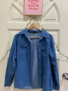 (Category: ) located in . Submitted by aadyyycloset (Listing ID 1094311369, Image 1). Description: .