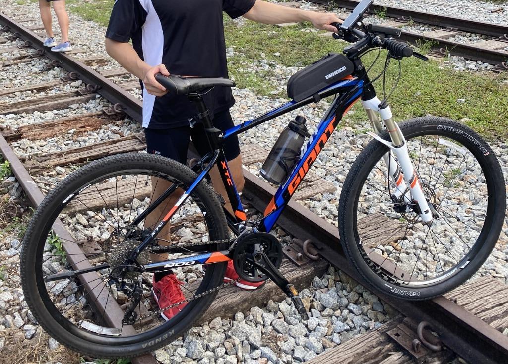 GIANT XTC 800 2020 M 27.5 inch Shimano DEORE 30 speed Air Suspension Mountain Bike MTB