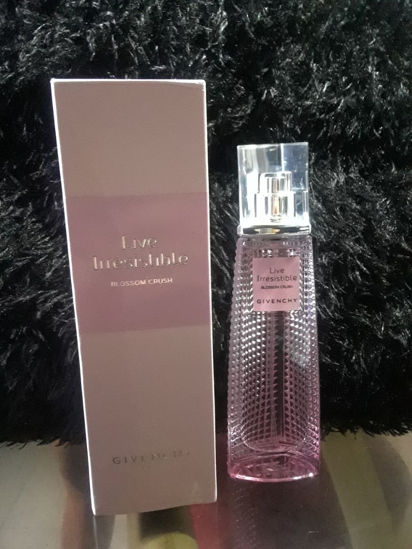Givenchy live irresistible store blossom crush 50ml