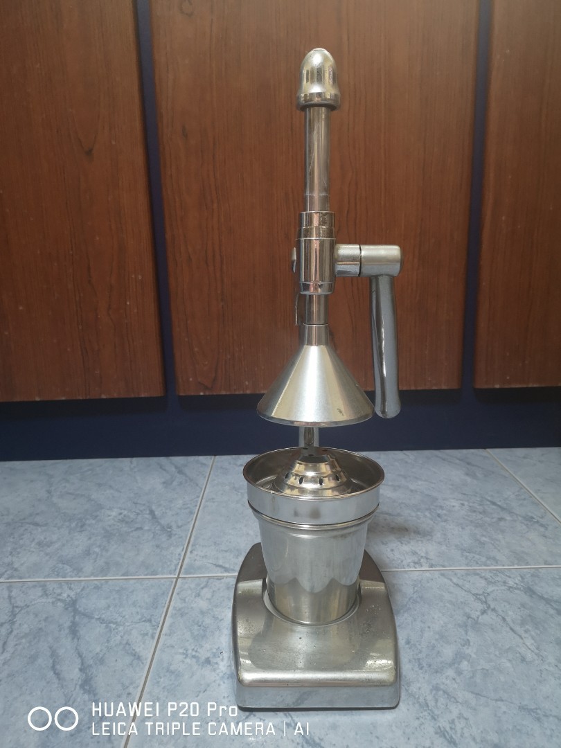 Hand press juicer, Hobbies & Toys, Memorabilia & Collectibles, Vintage