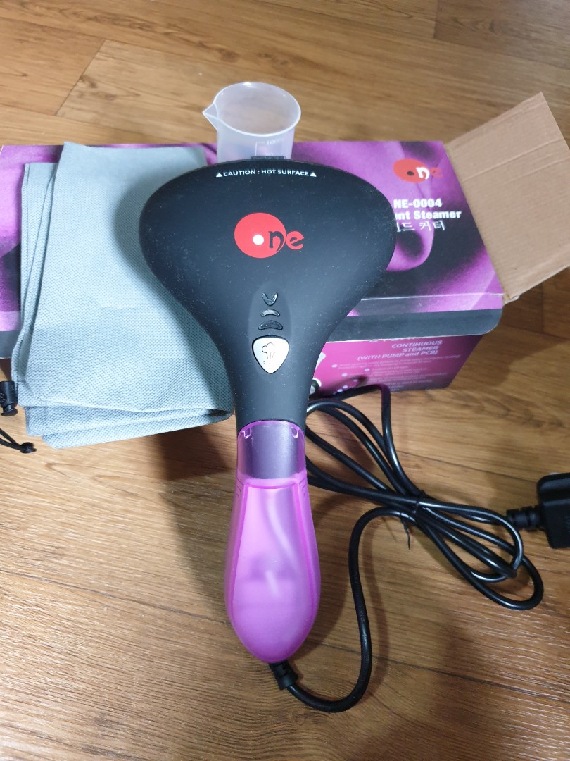 Handy Garment Steamer, TV & Home Appliances, Irons & Steamers on Carousell