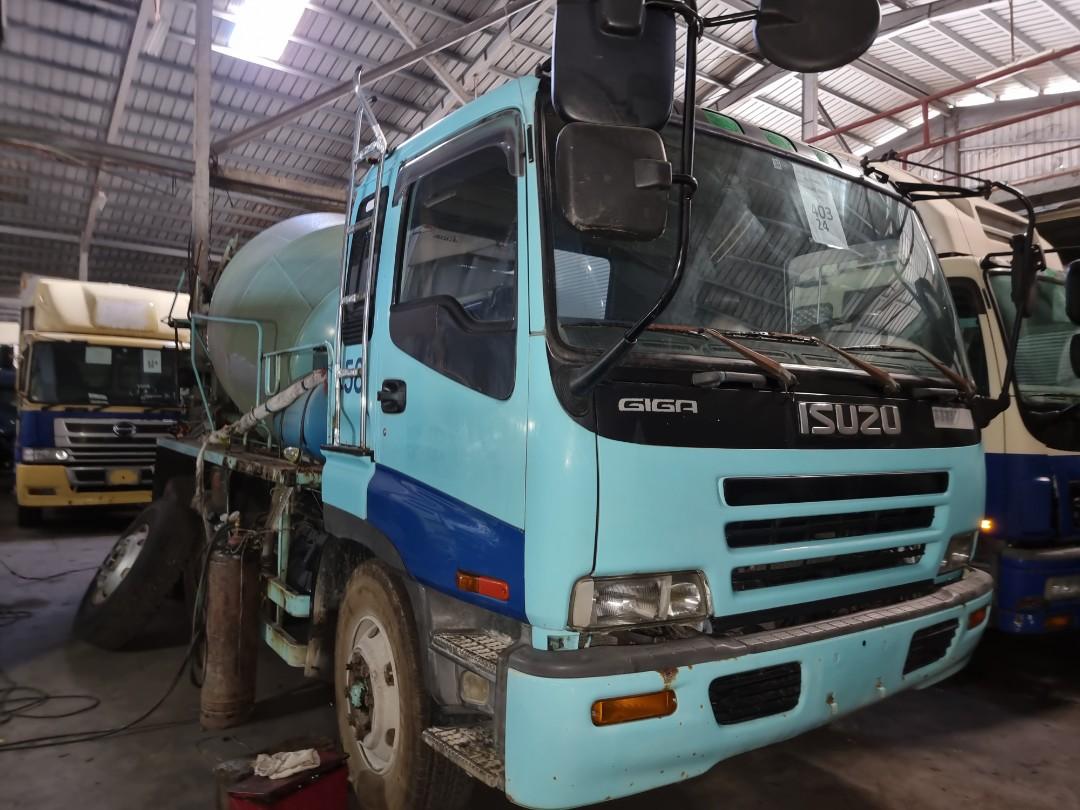 Isuzu giga transit mixer 10pe1 (Category: Heavy Vehicles) located in Manila. Submitted by samansubic (Listing ID 1094266016, Image 1). Description: transit mixer Isuzu giga 10pe1 molye 10 wheelers not yet recon New arrival Japan Surplus not used in philippines Cash or bank financing can pay Inquiries 09199977999 09175820219 Messenger saman jayantha Facebook saman jayantha Website www.subictrucks.com YouTube saman jayantha IG samansubic.