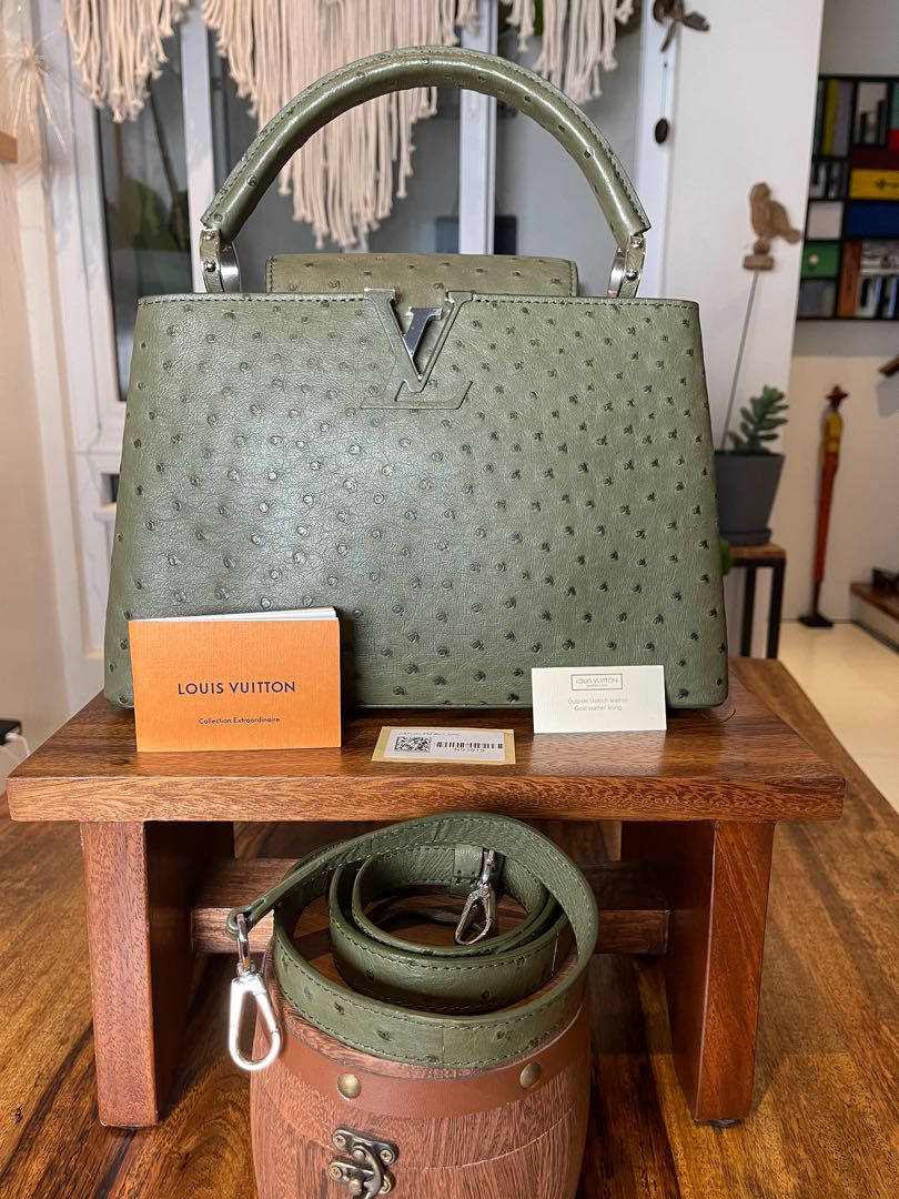 Capucines ostrich handbag Louis Vuitton Green in Ostrich - 30713622