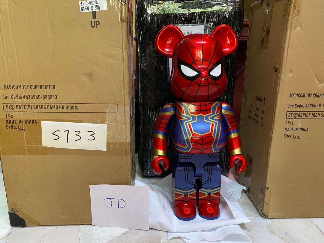 Medicom Bearbrick Iron Spider-Man 1000%, Hobbies & Toys ...