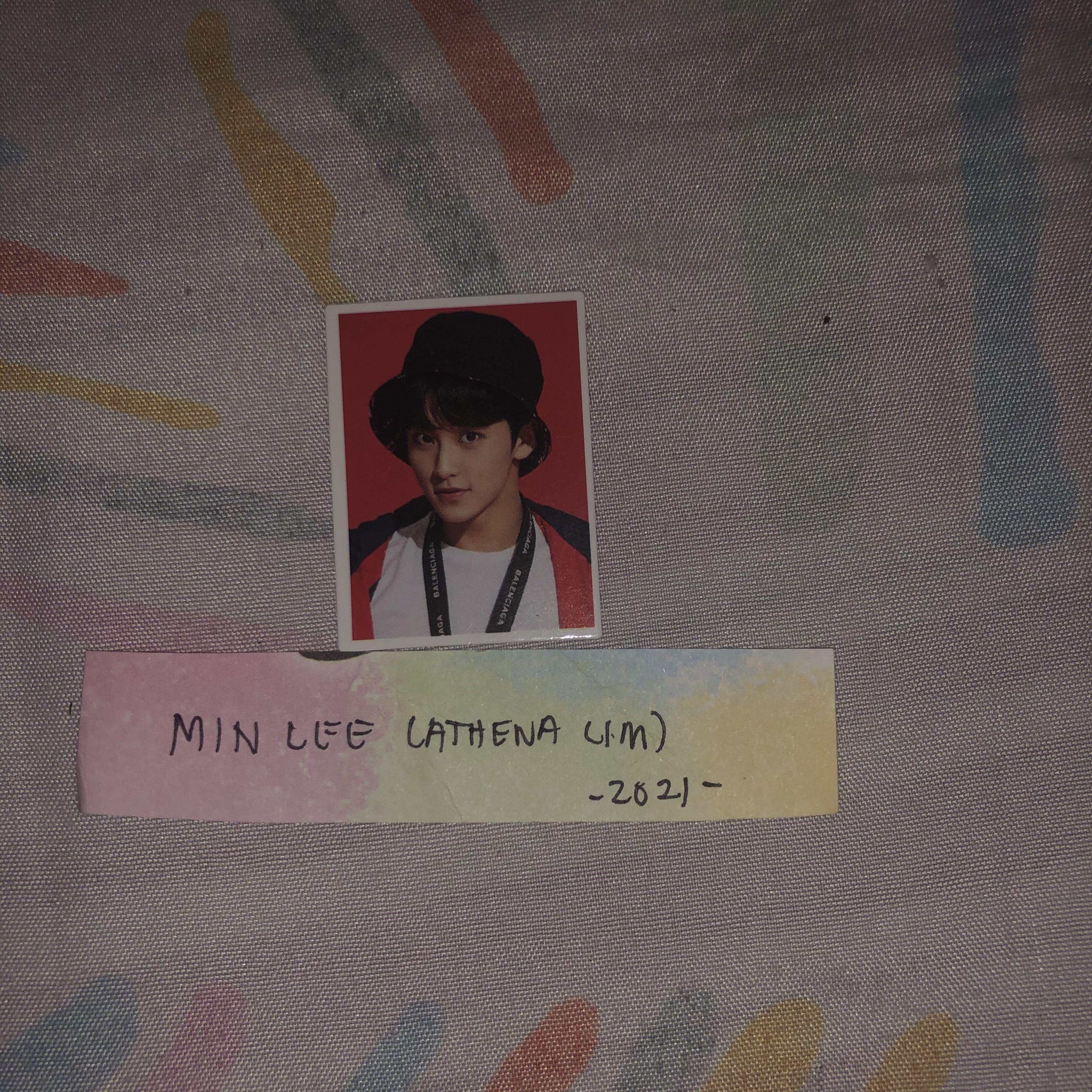 NCT Mark 2019 SG Set (Category: K-Wave Merchandise) located in Tarlac. Submitted by min_lee13 (Listing ID 1094144276, Image 2). Description: NCT Seasons Greeting Mark Set (Tingi) a4 Poster + Standee + ID Photo mop: palawan express / lbc mod: abest / j&t express 🗓 payo (NO COD) 📩 dm us on facebook: Athena Lim all items are onhand unless stated, each purchase comes with freebies. 🎀.
