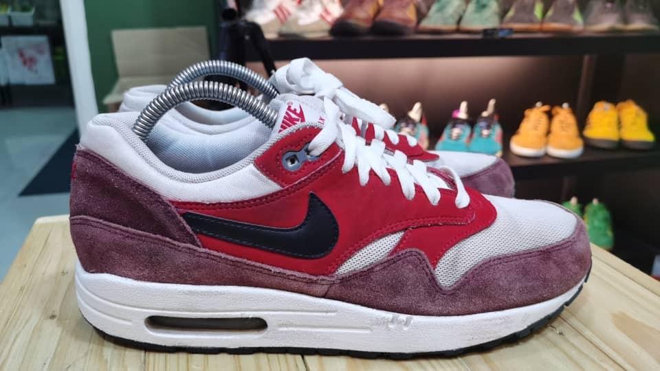 Nike airmax 1 essential university red Men s Fashion Footwear