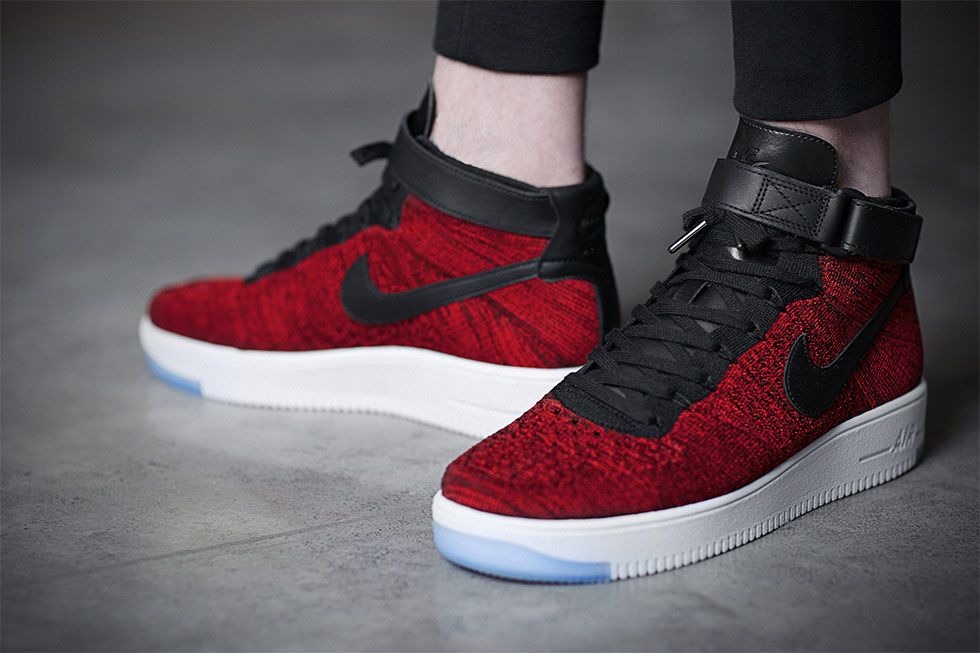 Nike air force store 1 red flyknit