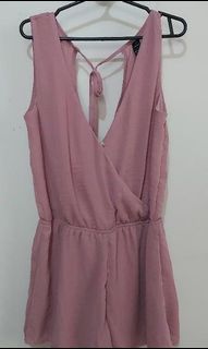 (Category: ) located in . Submitted by shein_collection (Listing ID 1094351435, Image 1). Description: .