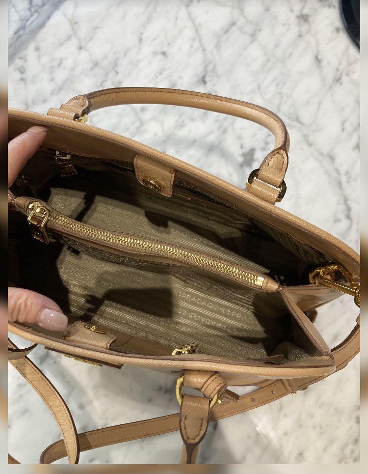 Review: Prada Saffiano Lux Promenade Bag - Elle Blogs