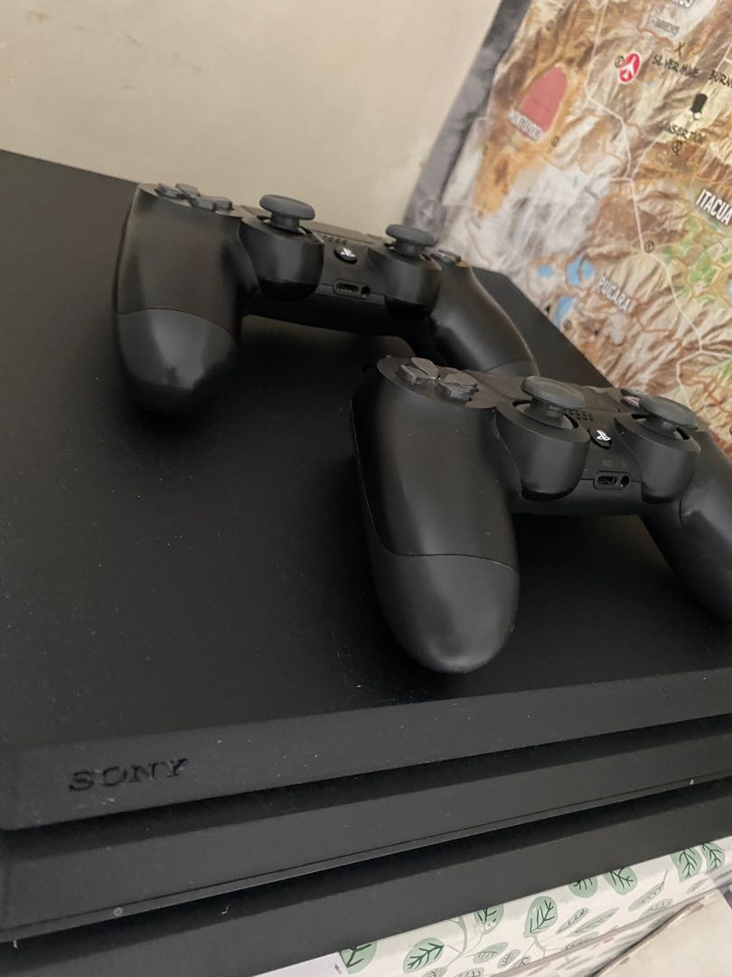 Ps4 Pro 1tb 連手掣兩個 遊戲機 電子遊戲機on Carousell