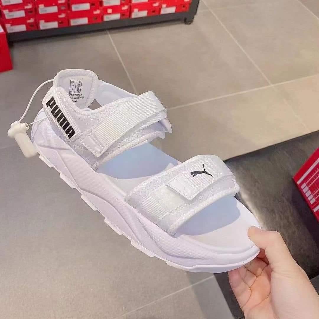 韩国 Puma新款双带凉鞋 尺码有限 询问我们哟 Women S Fashion Shoes On Carousell