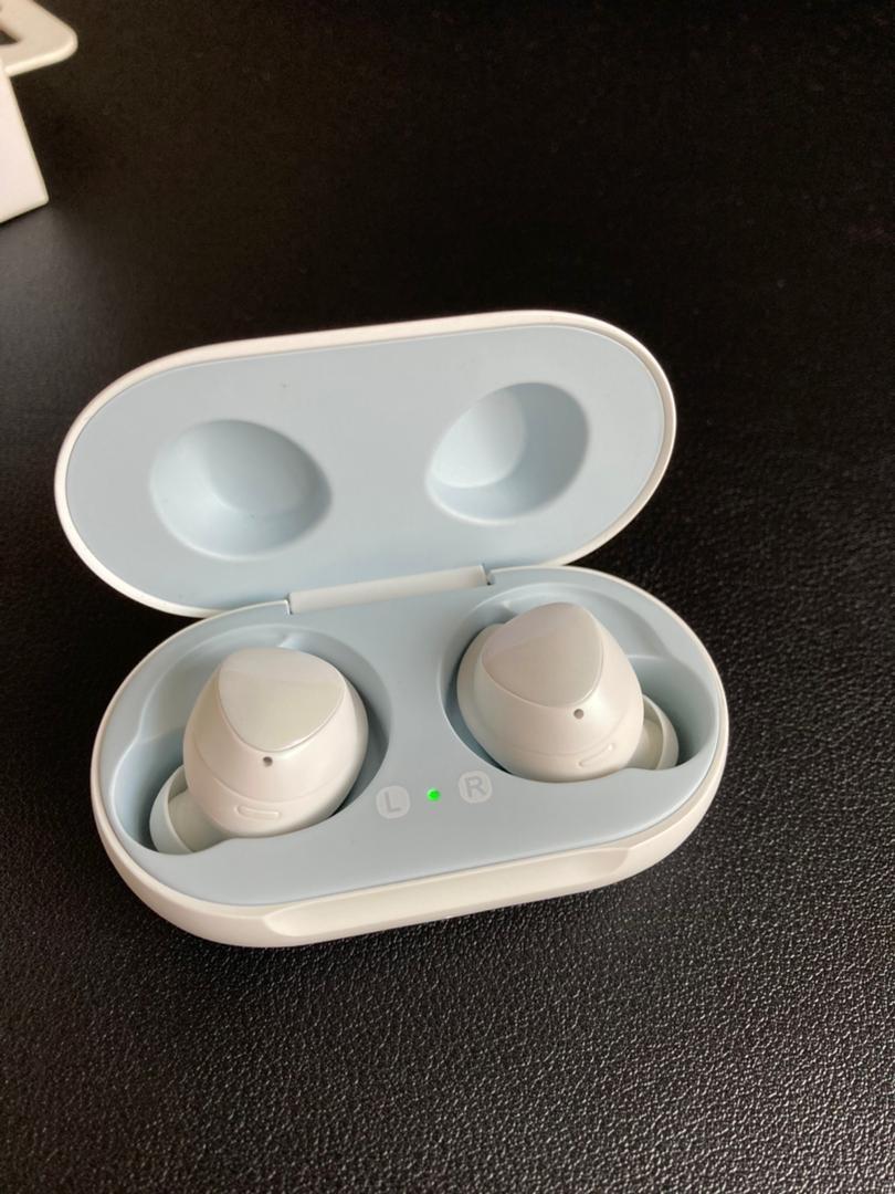 Samsung Galaxy Buds ( 1st version), Mobile Phones & Gadgets, Mobile & Gadget Accessories, Other
