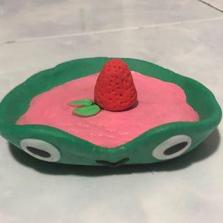 strawberry frog jewelry / trinkets tray holder