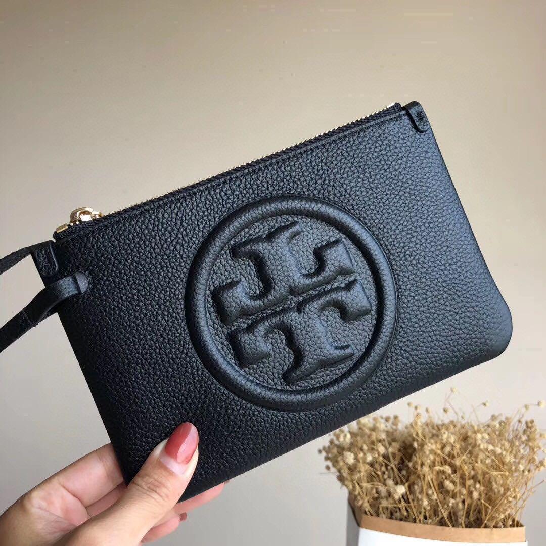 Tory Burch Wristlet pouch card bag wallet, Women's Fashion, Bags & Wallets,  Wallets & Card Holders on Carousell