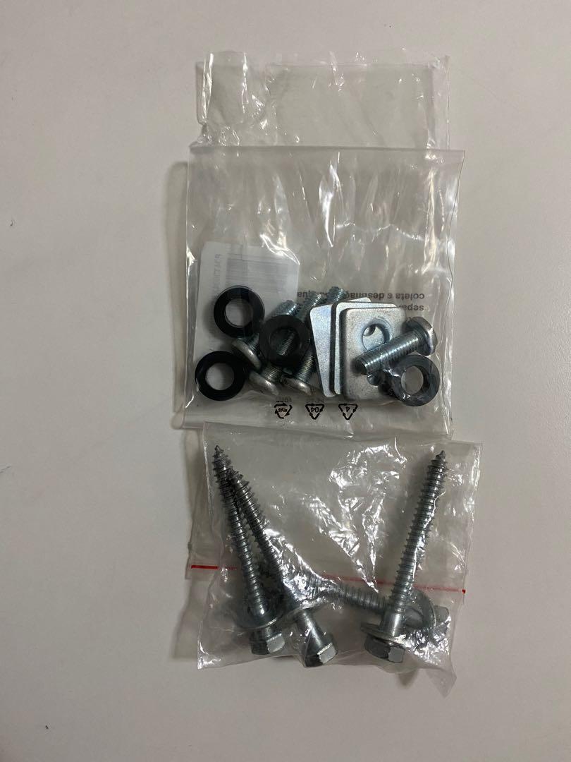Wall Bracket (Category: TV Parts & Accessories) located in Singapore. Submitted by wevivisg (Listing ID 1094185236, Image 2). Description: Quite solid wall bracket for TV Can serve any small to big TVs Self collect plz.