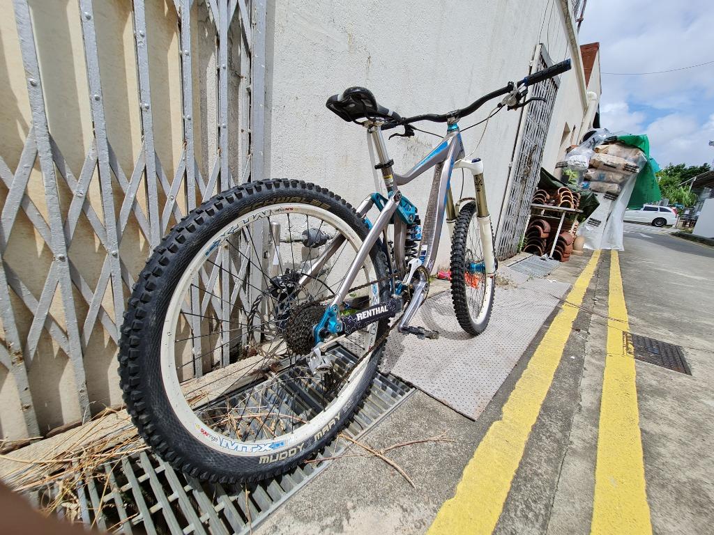 2010 Giant Faith 0 Maestro 7.0 Mountain Bike MTB 26 inch classic