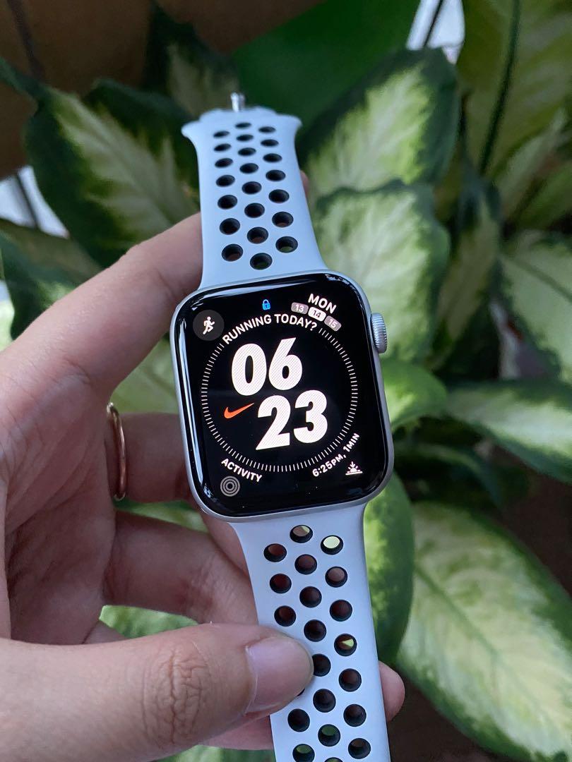 Apple watch 6 44mm nike edition, Mobile Phones \u0026 Gadgets, Wearables \u0026 Smart  Watches on Carousell