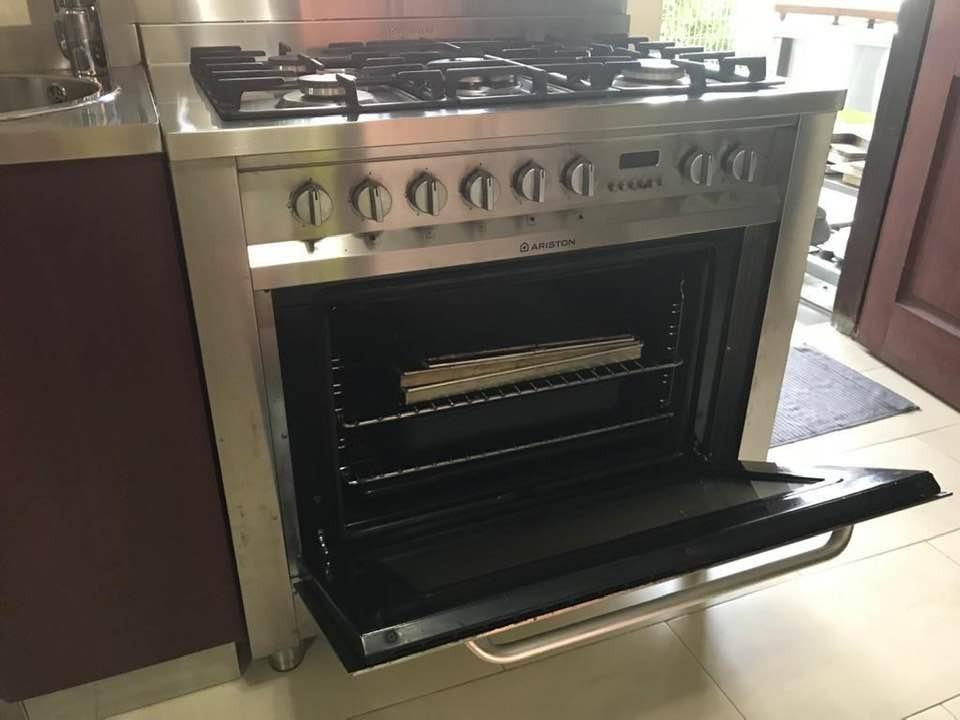 ARISTON 90CM PROFESSIONAL FREESTANDING COOKER Electric Oven/Gas Hob