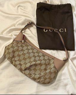 Authentic vintage Gucci boat bag pochette