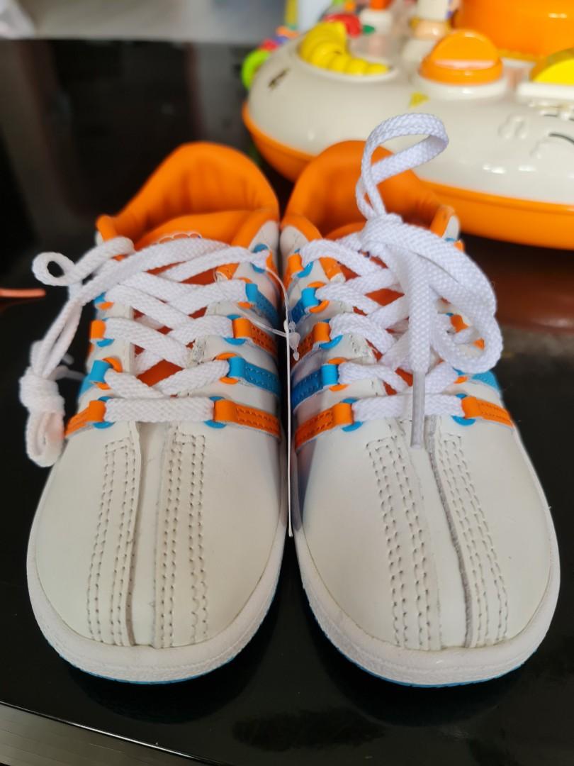 Blippi k 2025 swiss sneakers