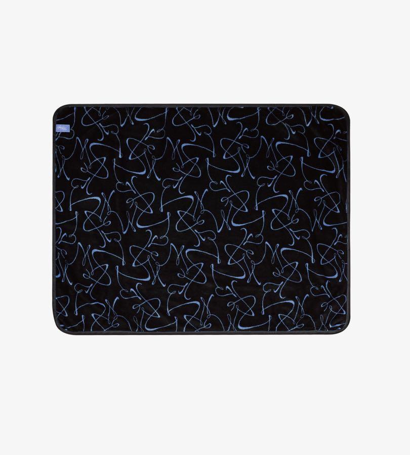 BTS BLACK SWAN BLANKET (Category: Bedding & Towels) located in Cagayan de Oro. Submitted by olaitsklara_ (Listing ID 1094525426, Image 1). Description: BTS BLACK SWAN BLANKET (Themed Merch) ONHAND AND NEVER USED WTH FREEBIES RFS: Decluttering my collection .