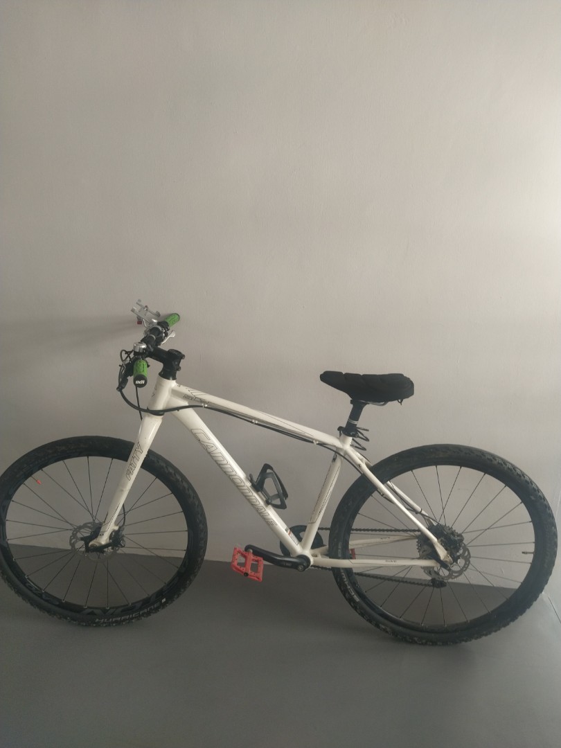 cannondale white mountain bike