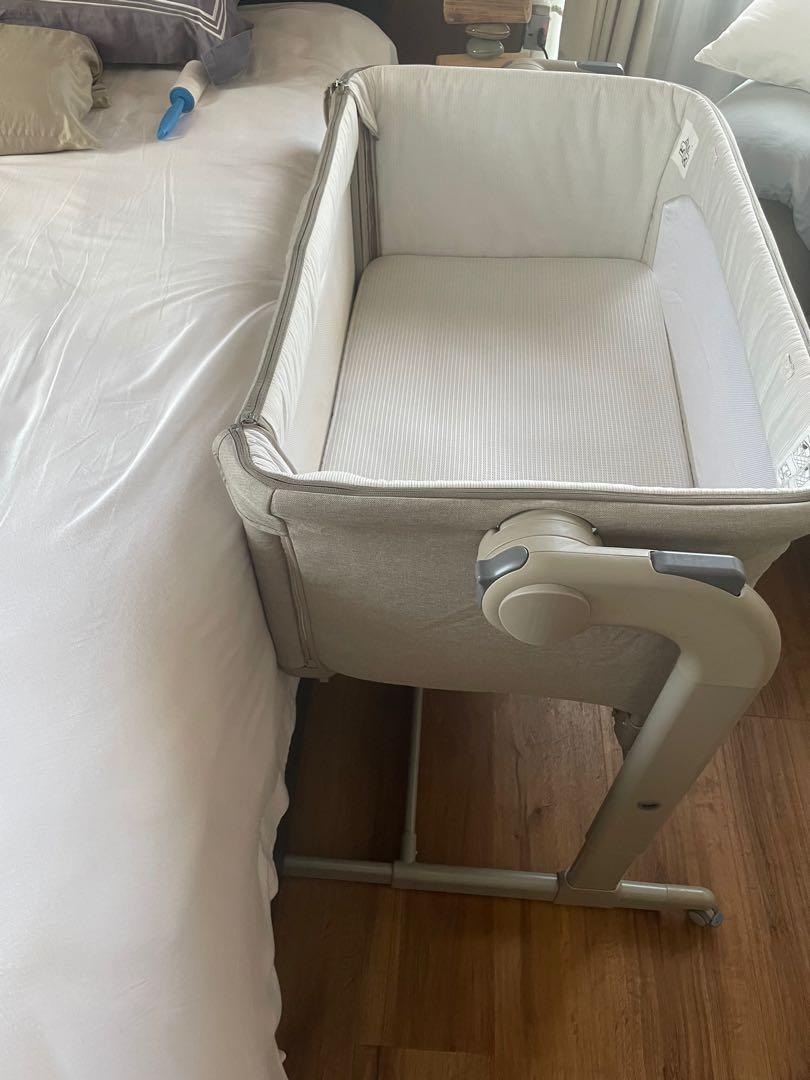 Chicco Magic Cot Clearance , Babies & Kids, Baby Nursery & Kids