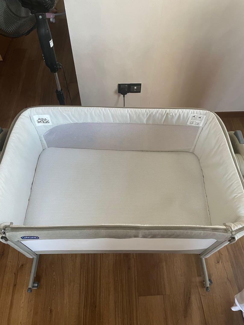 Chicco Magic Cot Clearance , Babies & Kids, Baby Nursery & Kids