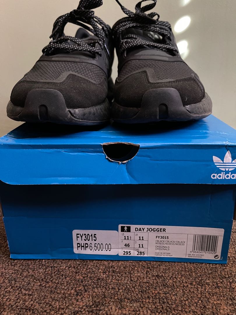 Day Jogger black, Men's Fashion, Footwear, Sneakers on Carousell
