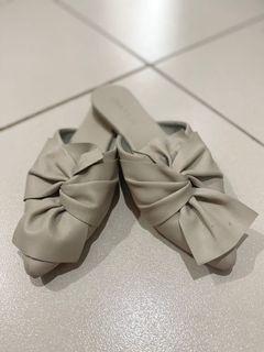 Flat ribbon sandals