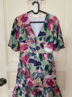 (Category: ) located in . Submitted by clothesobsessed (Listing ID 1094400146, Image 1). Description: .