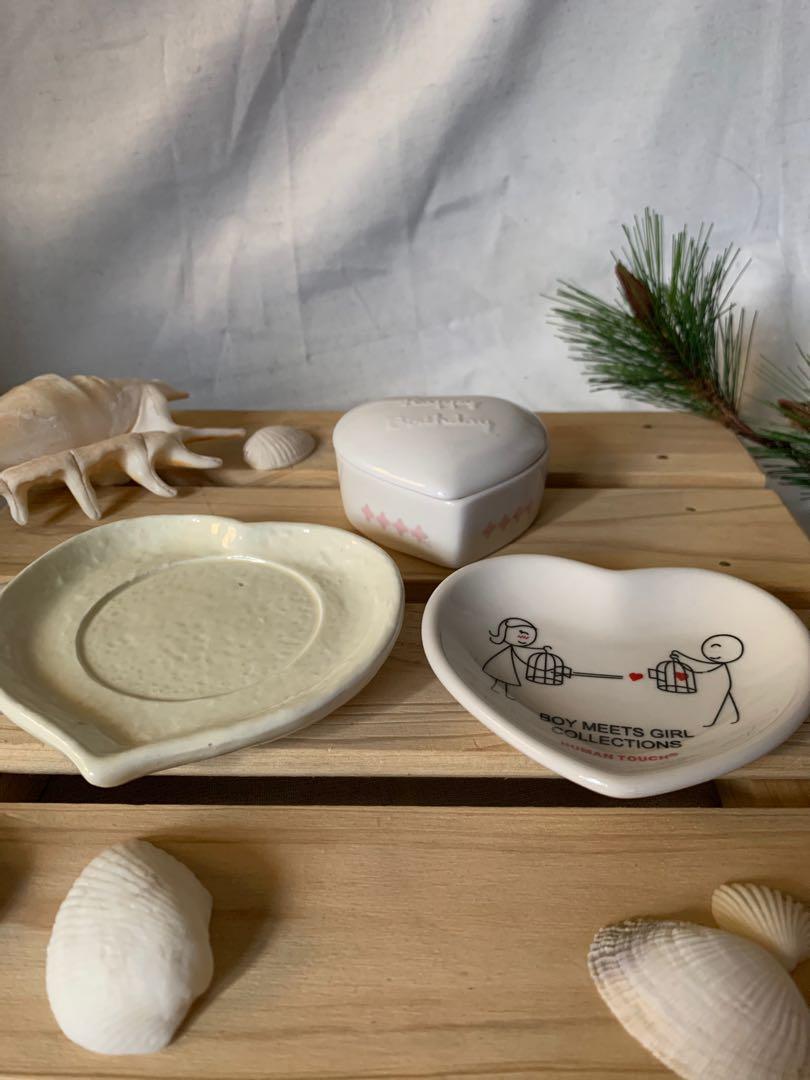 Heart ceramic trinkets and Coaster 🇯🇵 (Category: Coffee & Tea Tableware) located in Marikina City. Submitted by colawire (Listing ID 1094474854, Image 2). Description: Coaster -120 sold Trinkets-150 sold boy meet girl-120 Take all: 350.