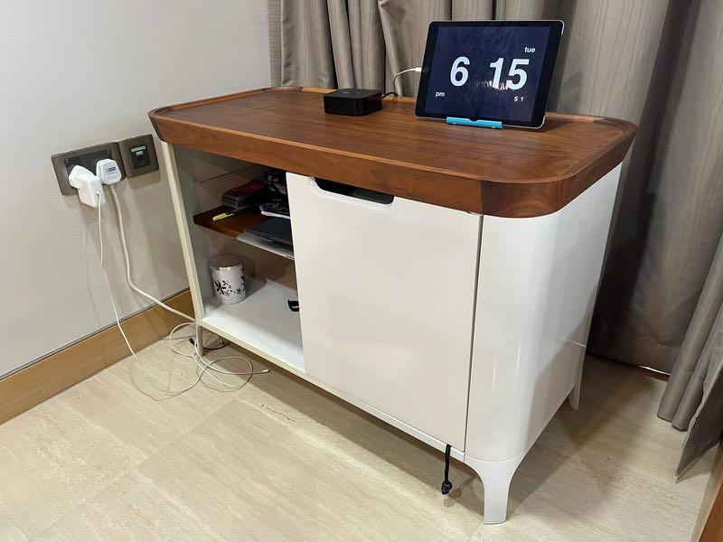 Herman miller best sale airia desk used