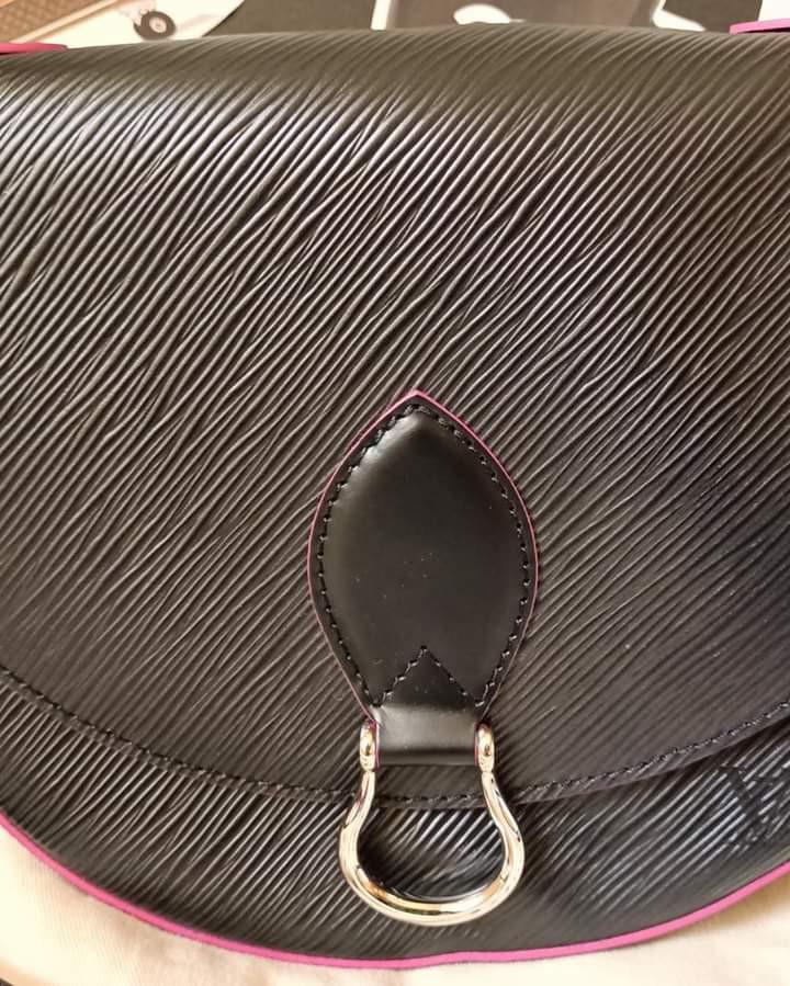 LV St. Cloud (Category: Luxury Bags & Wallets) located in Manila. Submitted by bagislifeshop (Listing ID 1094368402, Image 2). Description: unused.