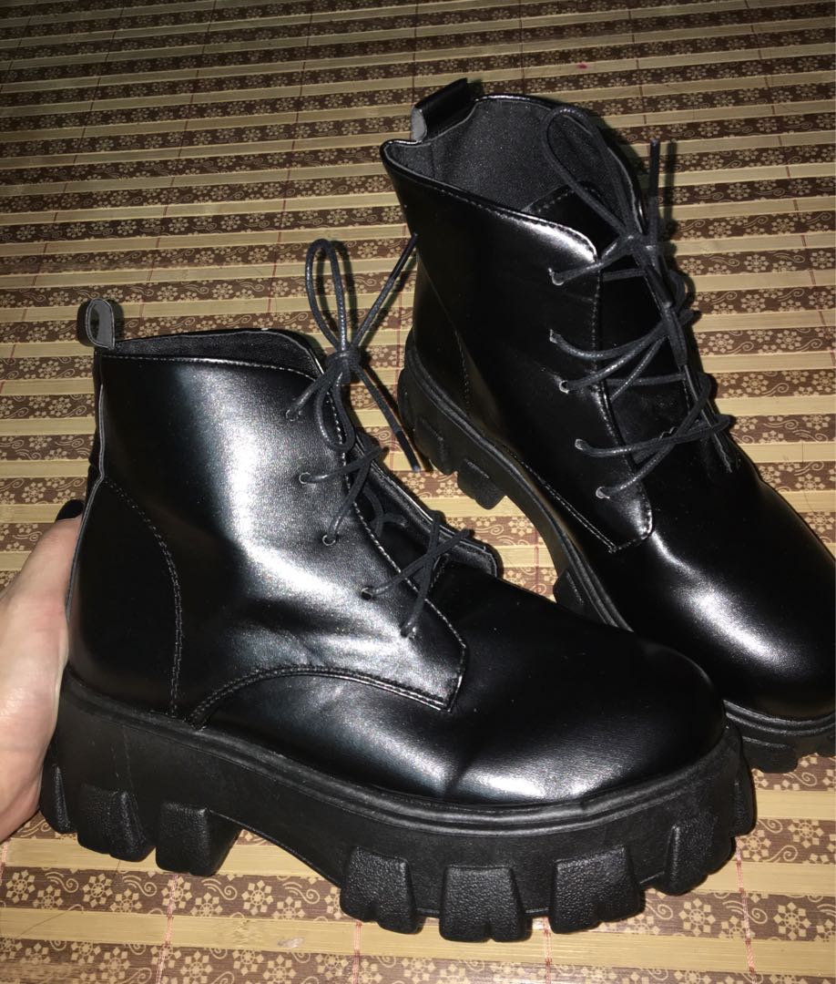 matte black boots womens