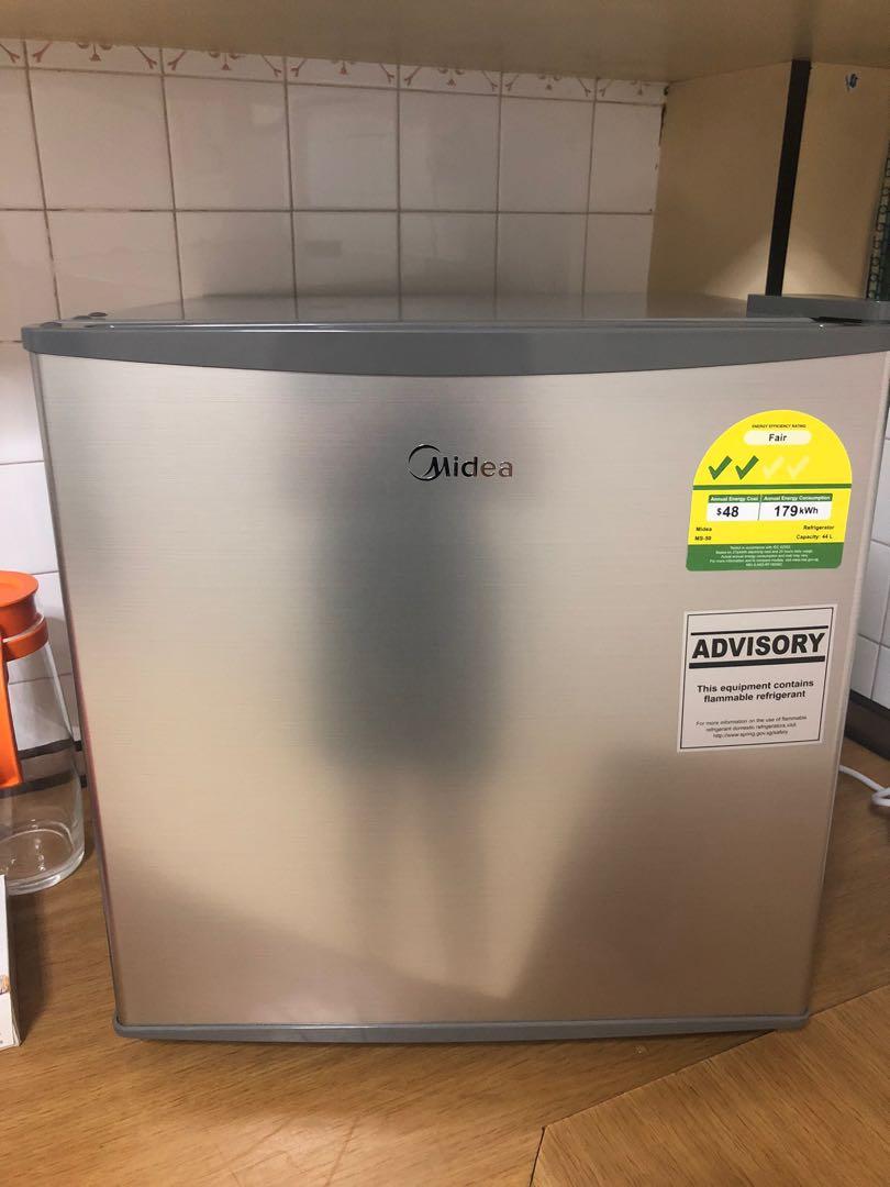 Mini fridge midea, TV & Home Appliances, Kitchen Appliances