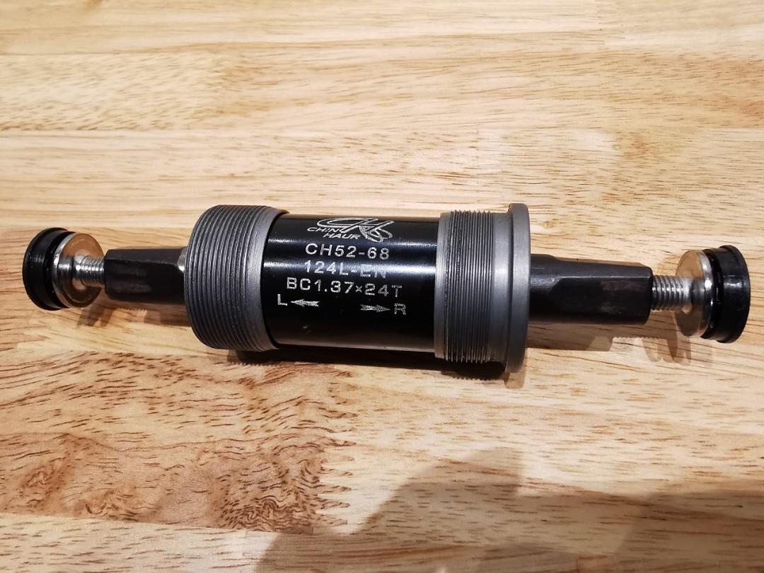 Oil Slick Crankset with 52T Chain Ring, Sports Equipment, Bicycles