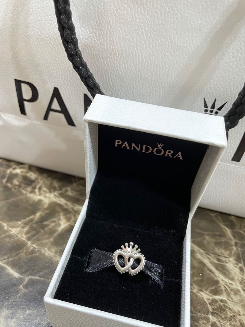 Interlocked crowned sale hearts pandora