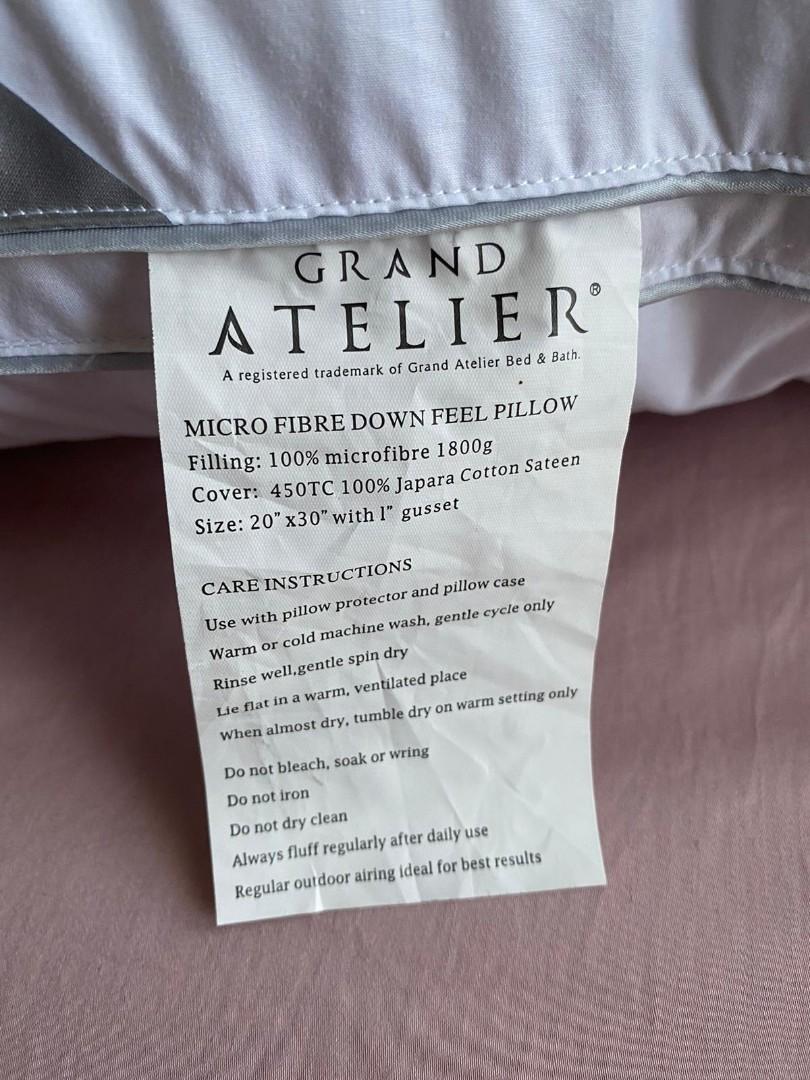 Grand atelier pillow 2025