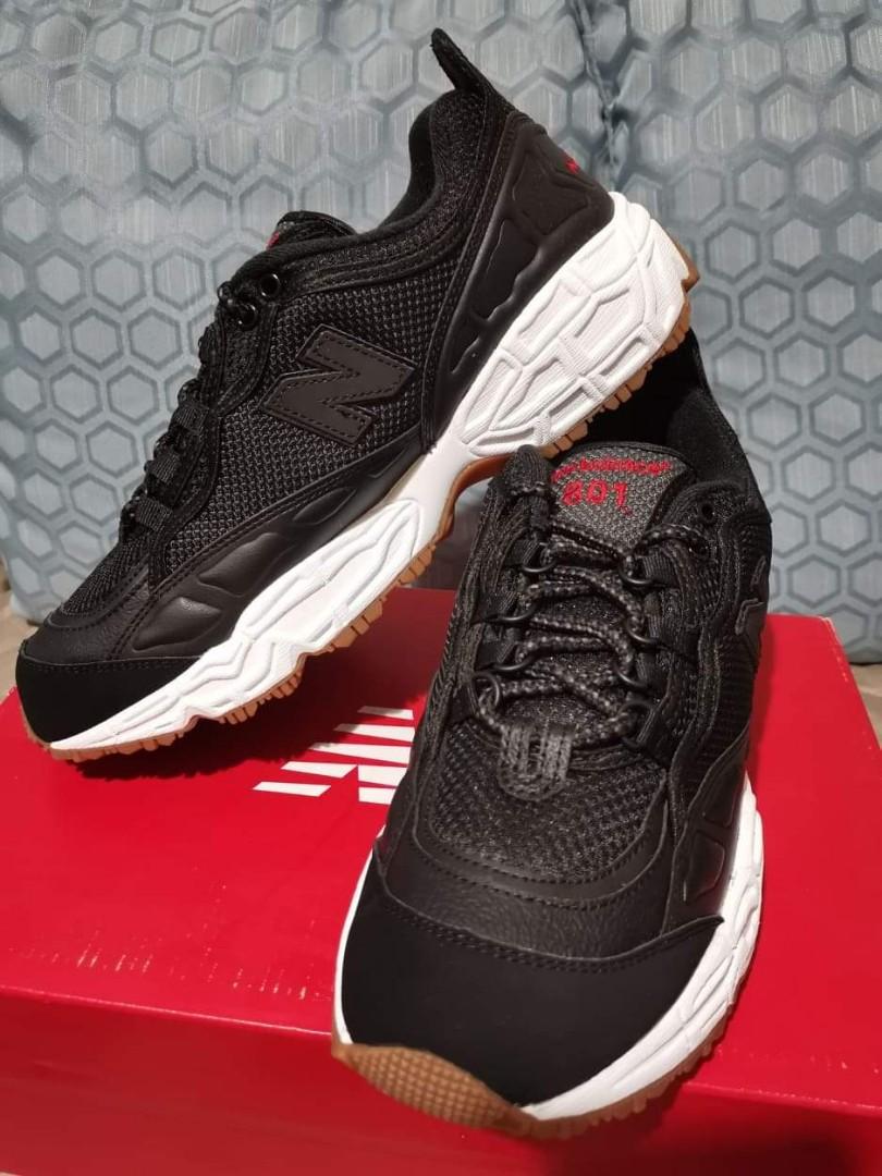 Size 9.5 US - New Balance Chunky shoes 
