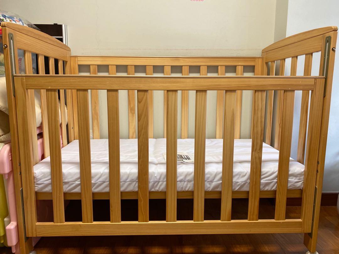 Sussex universal deals cot bed