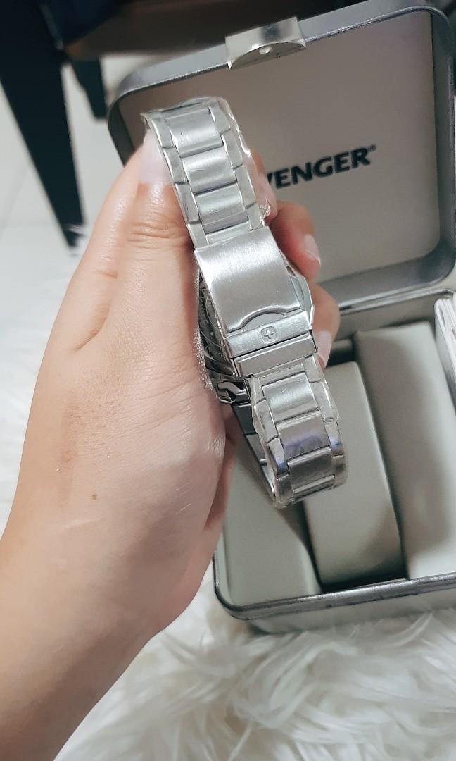 Wenger 7048x hotsell
