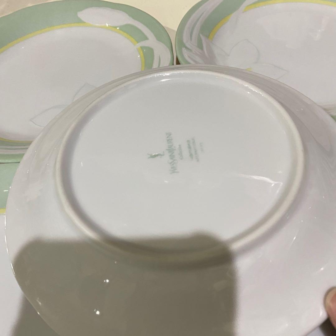 YSL Floral Green Cake Plate Set (Category: Dinnerware & Cutlery) located in Quezon City. Submitted by kb0030 (Listing ID 1094386910, Image 3). Description: Brand new, unboxed, unused Price as SET of 5 pcs cake plates: 3,000 pesos BRAND: YVES SAINT LAURENT EDITION: Pastel edition COLOR: pastel green DIMENSION: around 6.25 inches in diameter .