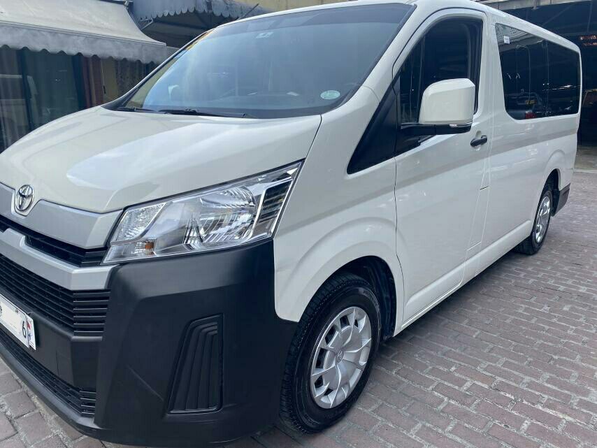 2019 hiace discount commuter deluxe