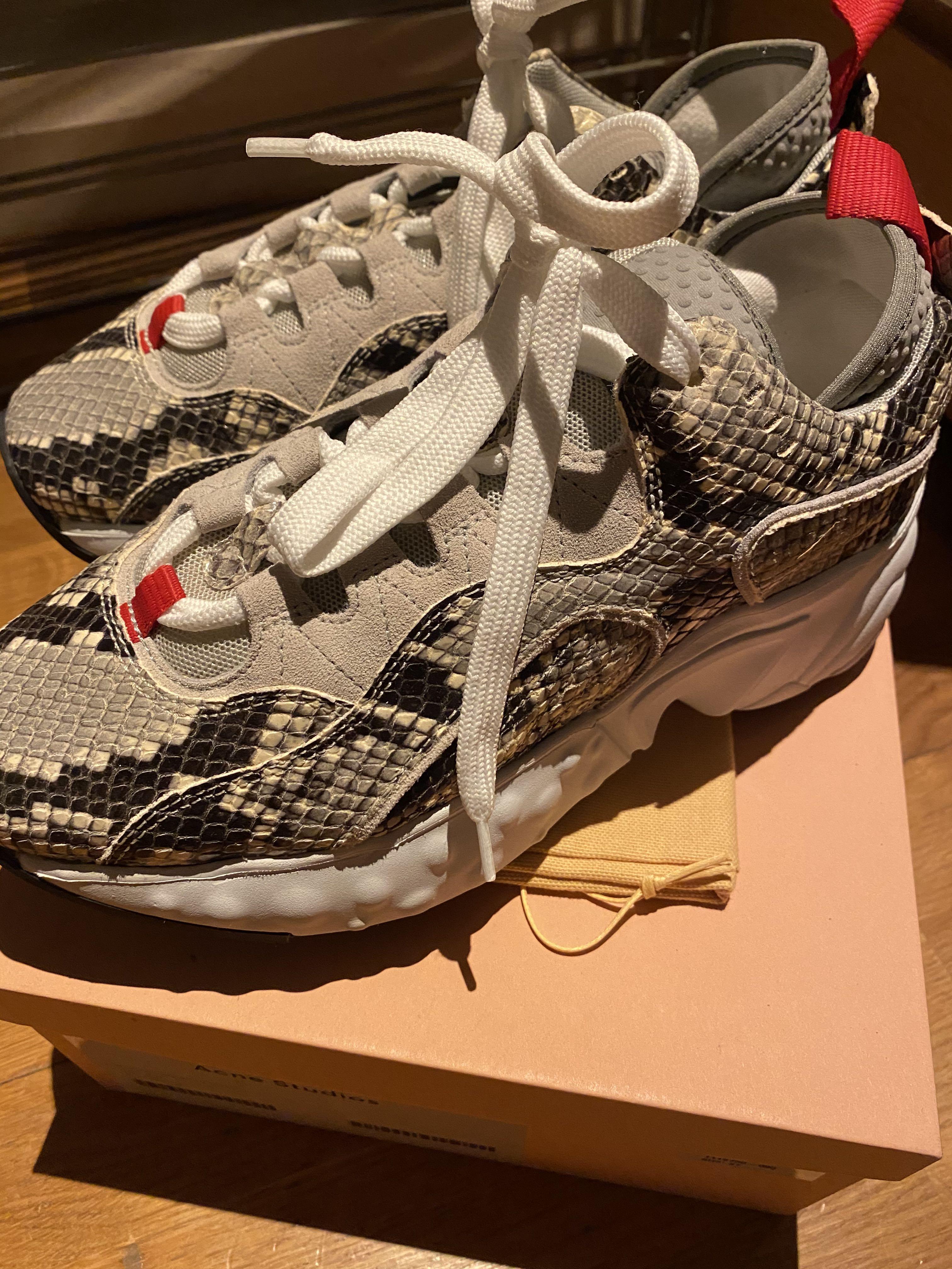 Acne manhattan snake store
