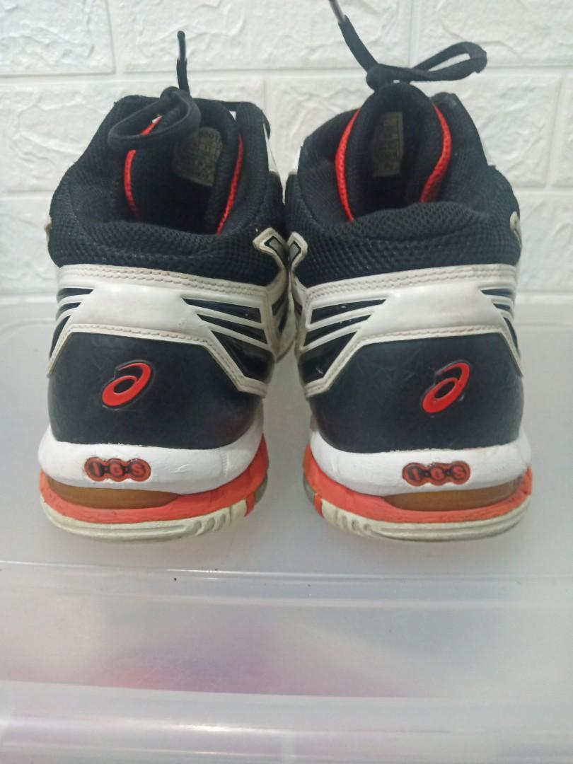 Asics Gel Volley Elite Men s Fashion Activewear on Carousell