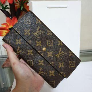 Authentic Louis Vuitton LV long Trifold wallet