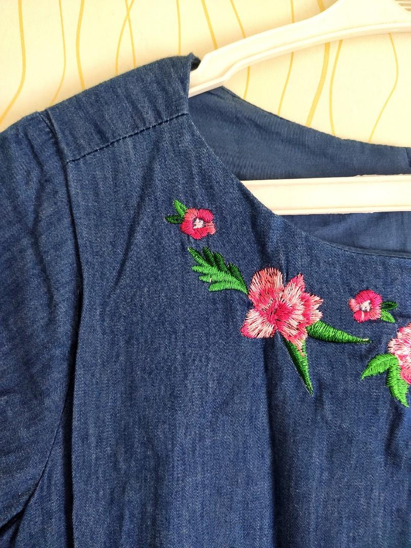 Bench Denim Dress Small (Category: Dresses) located in Manila. Submitted by chi.declutter (Listing ID 1094603881, Image 3). Description: 🔺Used twice 🔺Small size 🔺Buy 5-9 items: FREE DELIVERY 🔺Buy 10 or more items: P200 OFF.