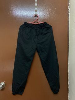 (Category: ) located in . Submitted by preloved_item01 (Listing ID 1094724151, Image 1). Description: .
