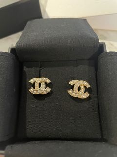 (Category: ) located in . Submitted by thoseprettythings (Listing ID 1094584404, Image 1). Description: .